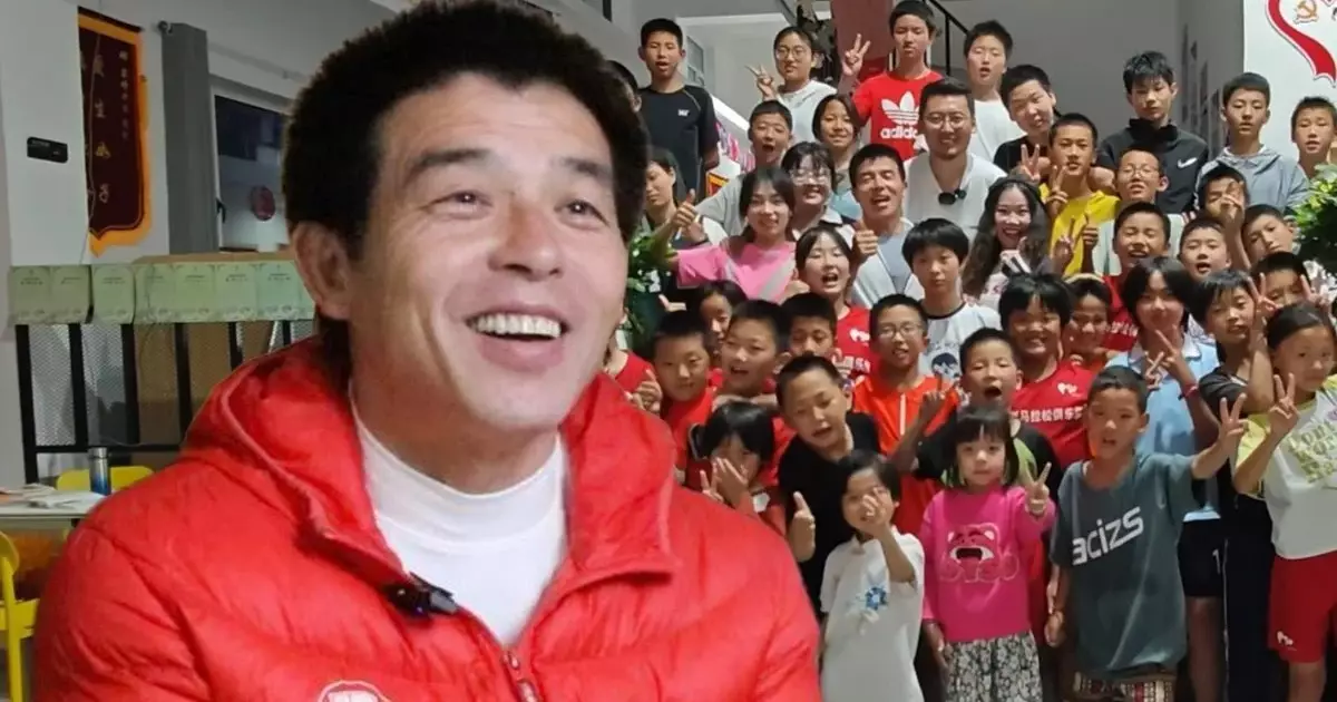  Мектеп мұғалімі бір өзі 276 баланы асырап алып, ел күтпеген қадамға барды 