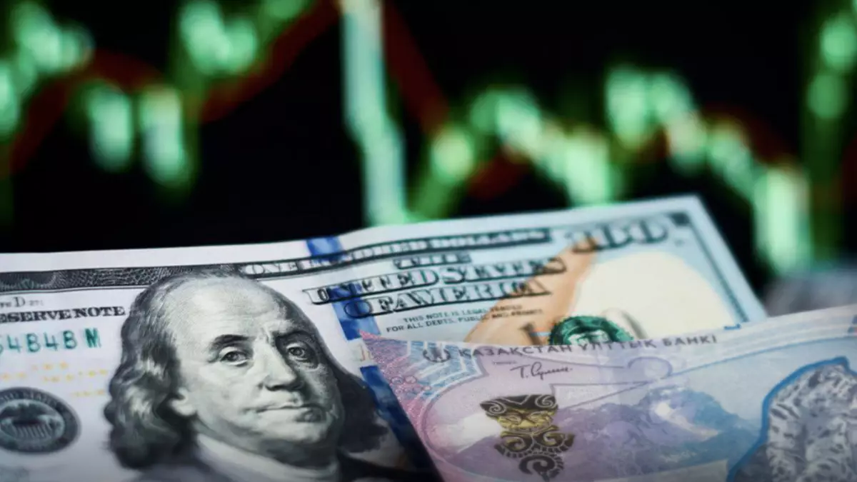 Курс доллара снизился: новые данные по валюте