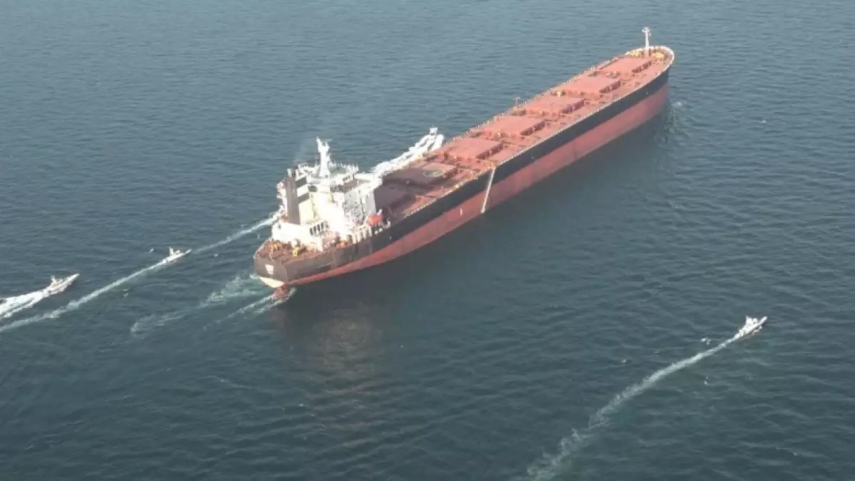 Иран Ормуз бұғазында үш кемеге шабуыл жасады