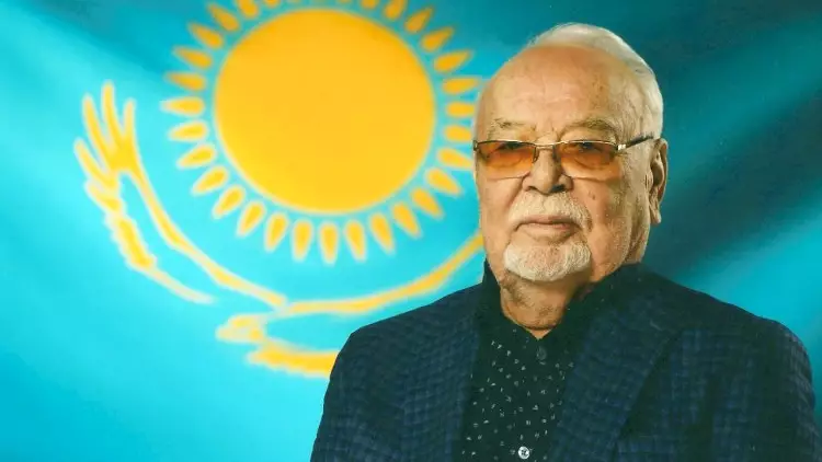 «Есімі берілді»: Алматыдағы «Жаңа ғасыр» театры бұдан былай Асанәлі Әшімовтің атымен аталады