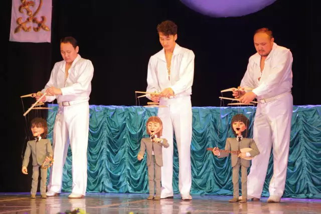 ПОЭЗИЯ ЖӘНЕ САХНА: «МЕН ДЕП ОЙЛА...» ФЕНОМЕНІ