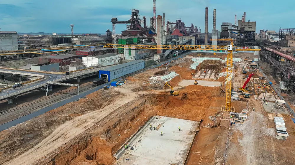 В Темиртау спустя десятилетия обновляют коксохимическое производство