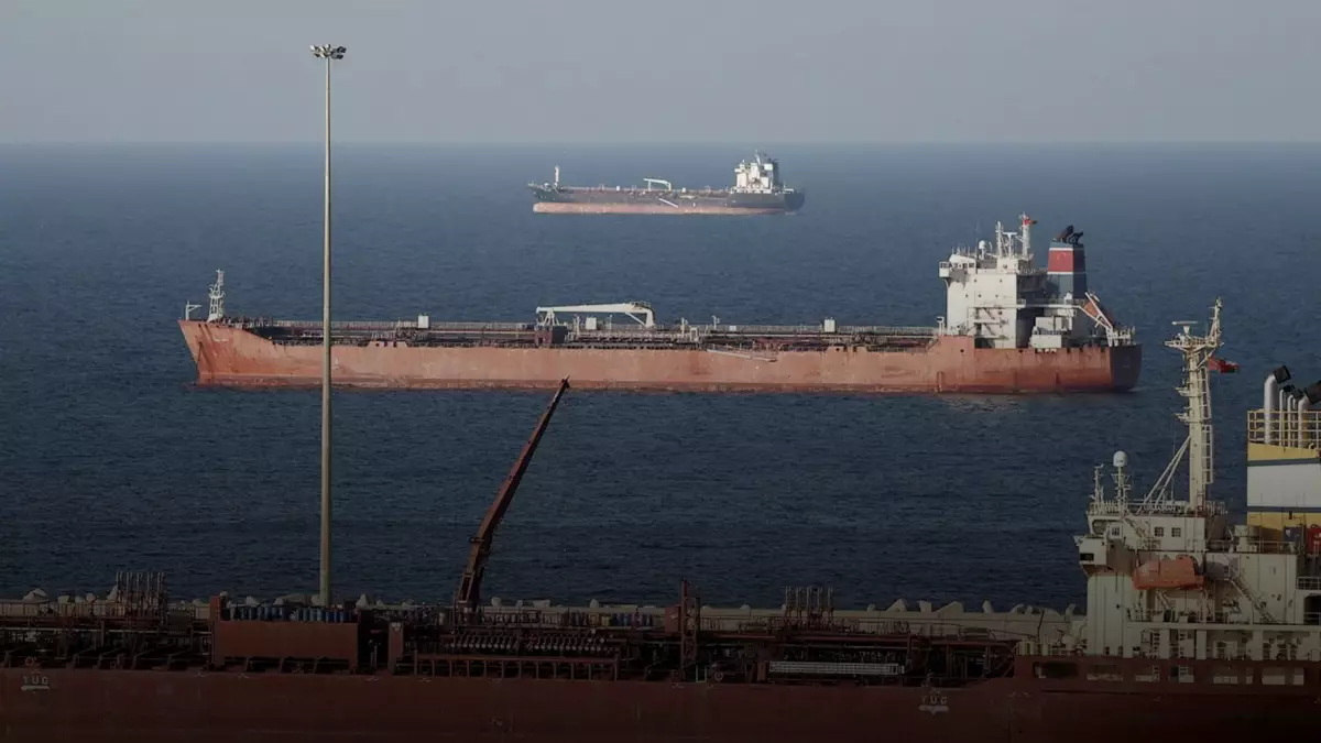 Иран задержал два судна в Ормузском проливе - Tasnim