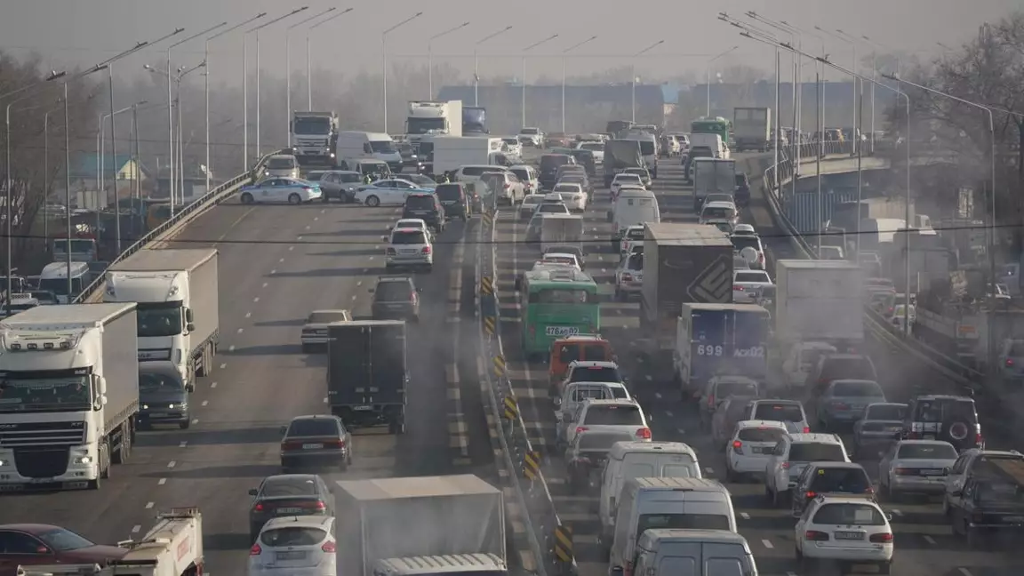 Алматыда көлік салығын төлемегендерге рейд жүріп жатыр