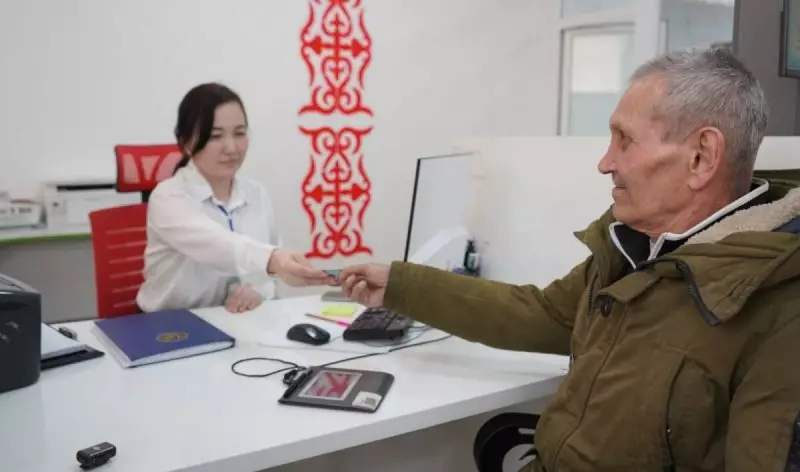 Украли даже советский паспорт: шахтер больше 30 лет прожил без документов