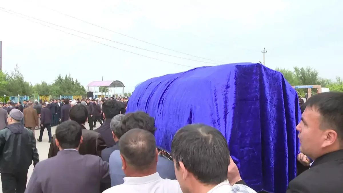 Түркістан жұрты Мұхтар Шахановты ақтық сапарға шығарып салды