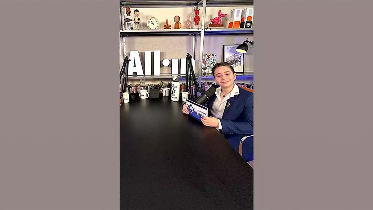 11-летний израильский мальчик борется с антисемитизмом через соцсети.