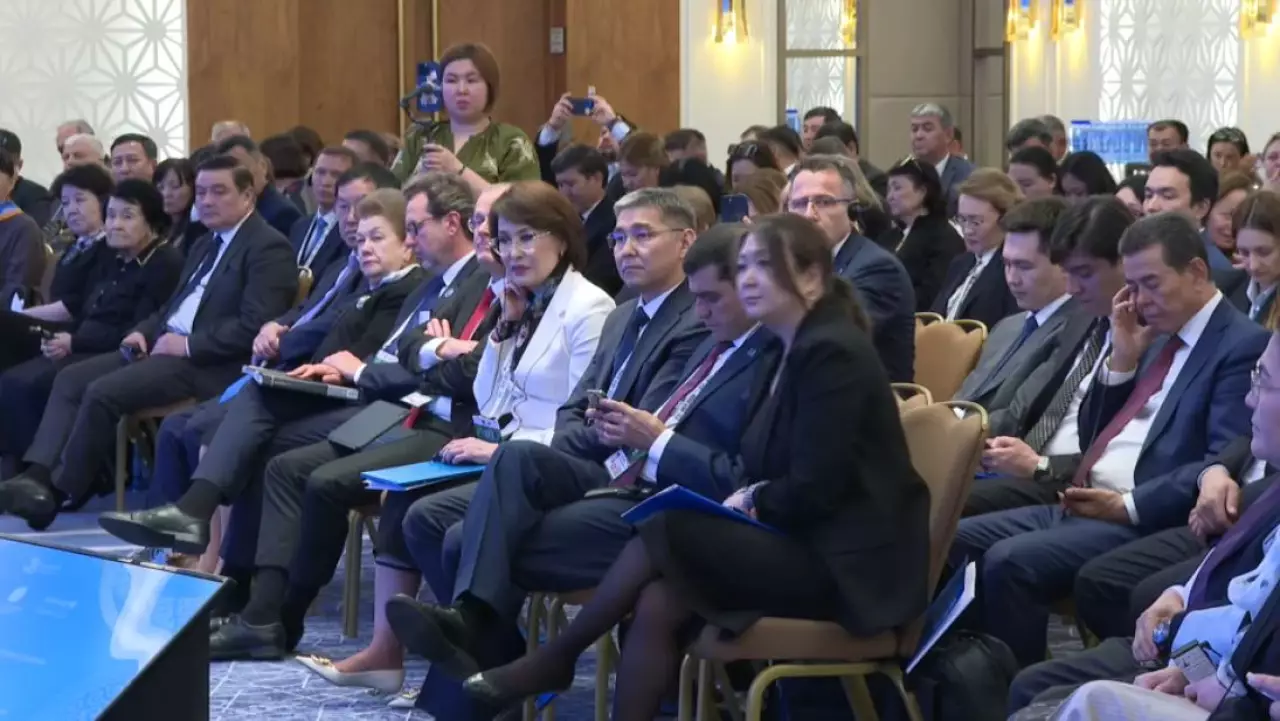 Современные стратегии охраны детского здоровья обсудили в Астане