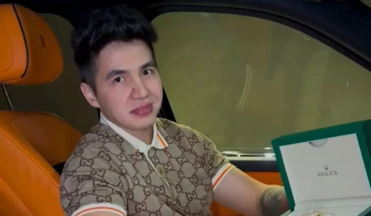 "Бізде 40 пәтер бар дейді. Бәріне 40 пәтер тілеймін": Блогер Жанәбілов сотта сөз сөйледі