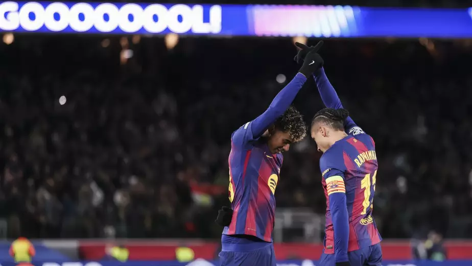 Барселона выиграла восьмой матч подряд в Ла Лиге. Но из-за травмы потеряли Ямаля (ВИДЕО)