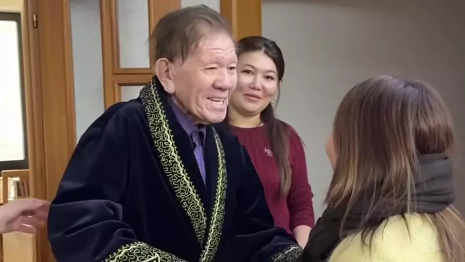 "Түркияға апарып, емдетеміз дедік, үлгермедік": Мұхтар Шахановтың өмірінің соңғы күндеріндегі видеосы тарады