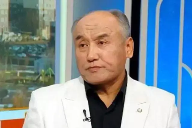 «Әйелім мен баламның қадірін білмедім»: Белгілі әнші өмірдегі өкінішін айтып, жан сырын ақтарды