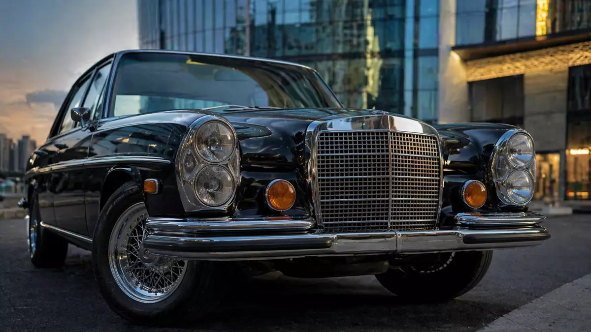 Продаётся легендарный Mercedes за 100 миллионов тенге