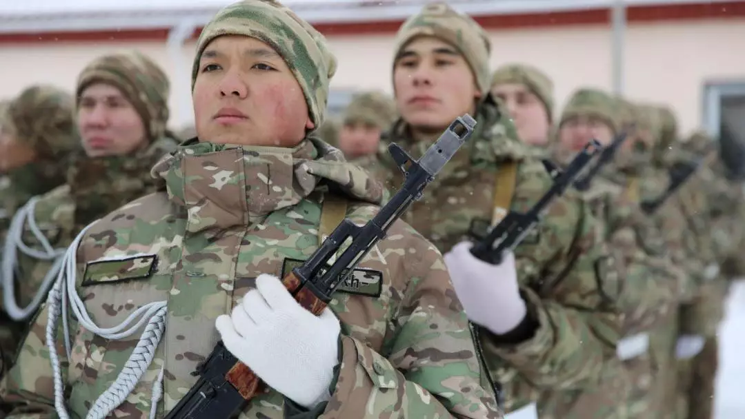 Қазақстан армиясында жаңа талап: әр сарбаз кемінде бес кітап оқуы тиіс
