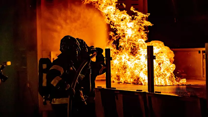 Мәйіт табылған: Өскеменде үй өртенді
