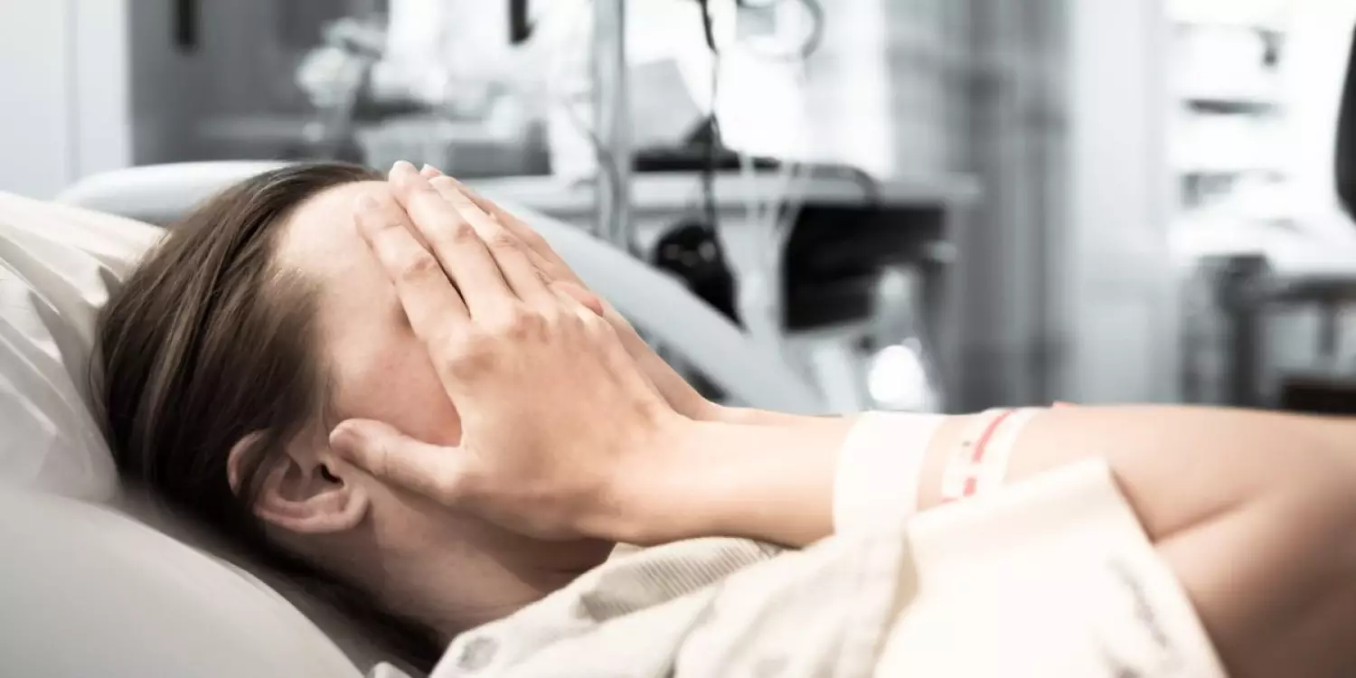 Қарағандыдағы қатыгездік: ер адам әйелін темірмен ұрып, қайнаған су құйған