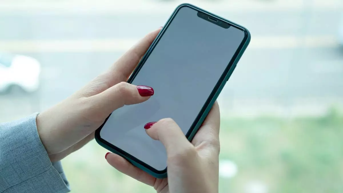 Смартфоны вернули в армию: но с ограничениями по времени