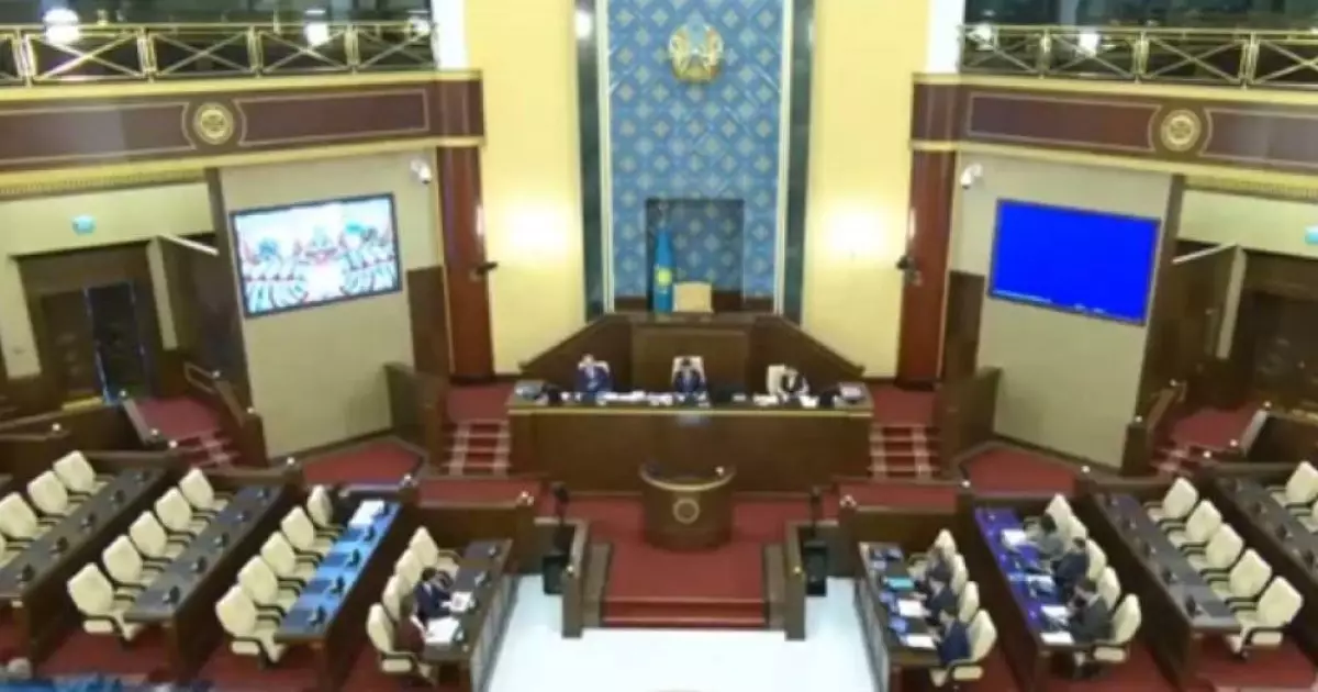  Құрылтайдағы орын үшін күрес 