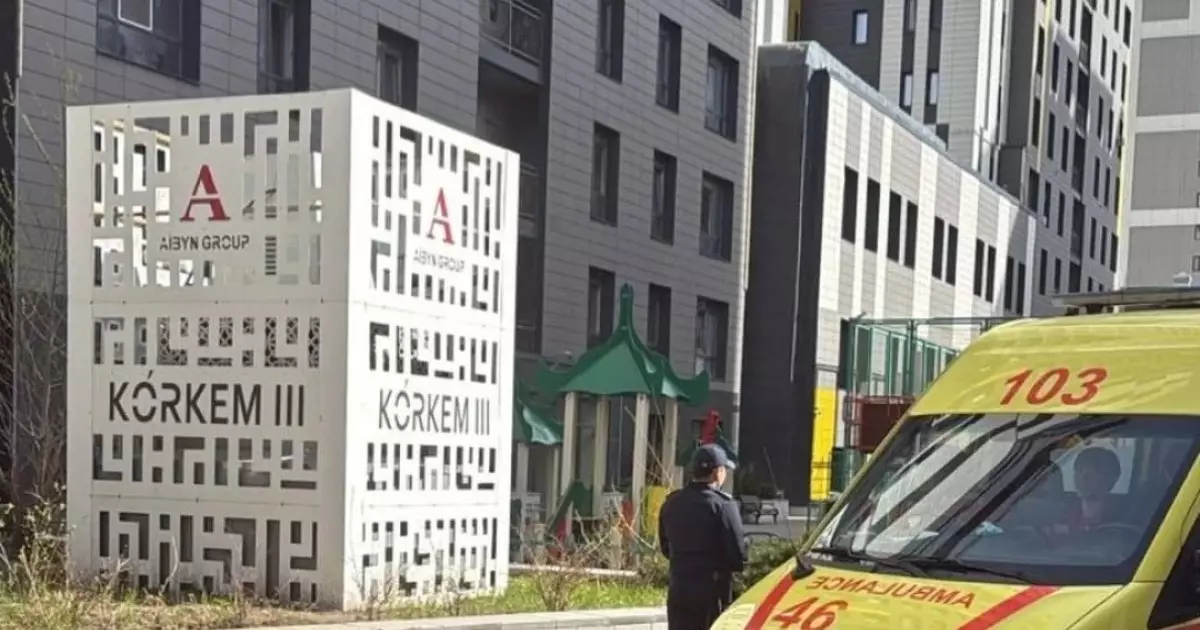  Үш бала өртеніп кеткен тұрғын үйдің шатырынан секірмек болған жас жігітті қамауға алды 