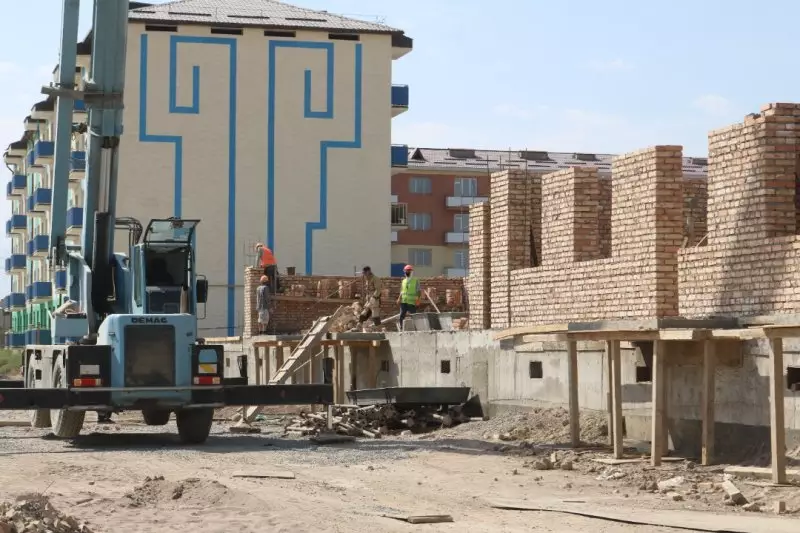 Троих детей ударило током на стройплощадке в Темиртау