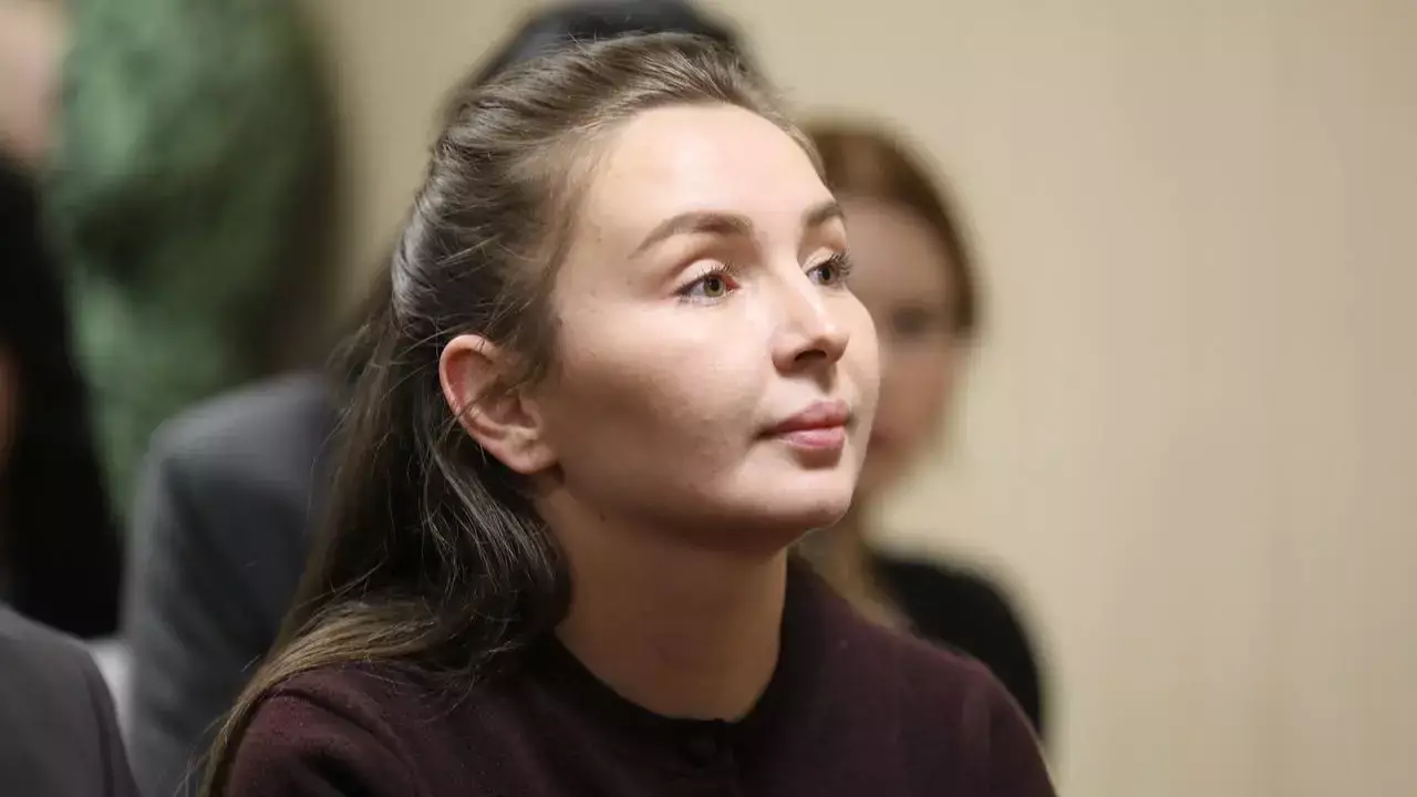 Блогер Жанабыловтың әйелі сотқа соңғы сөзін айту үшін келмей қойған 