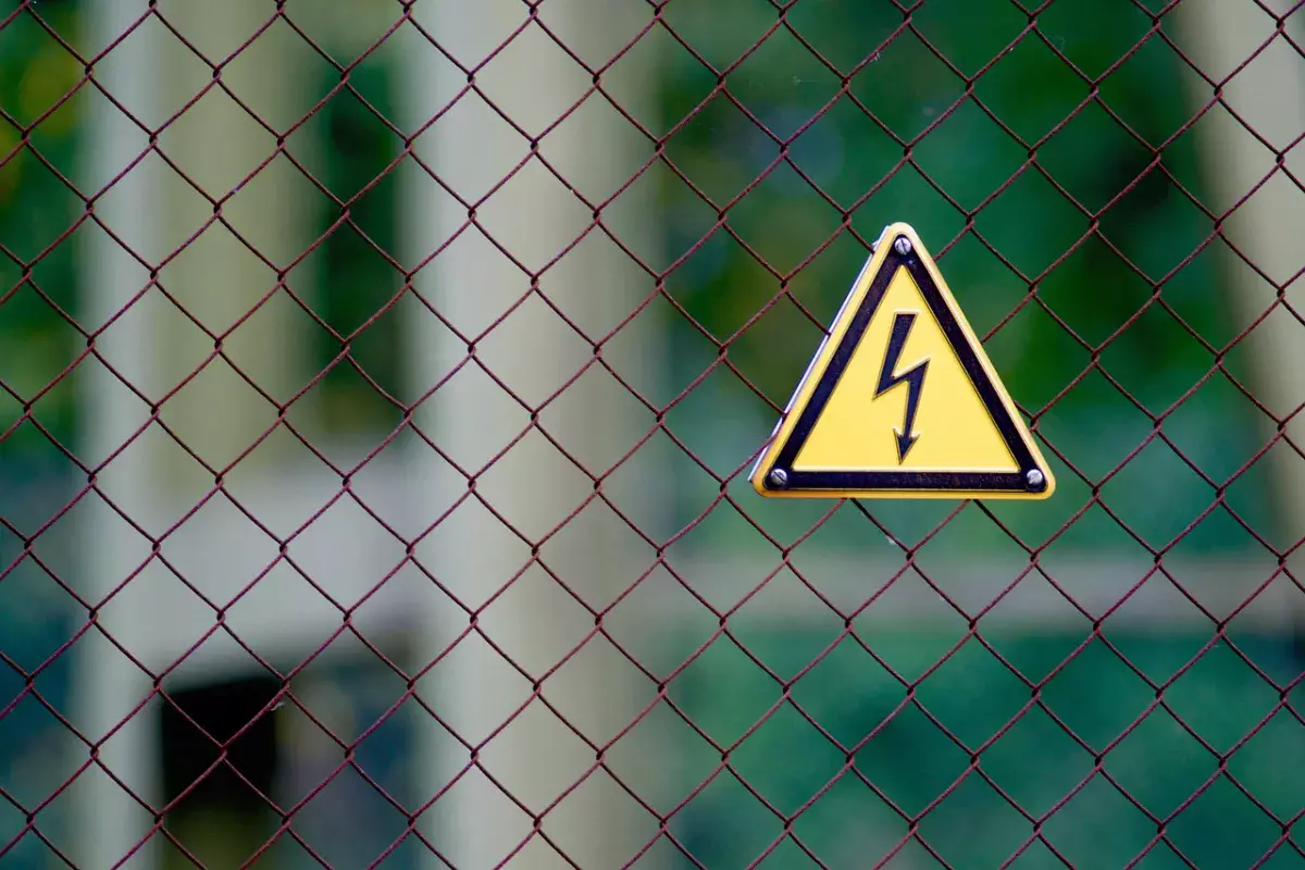 Троих детей ударило током на стройке в Темиртау