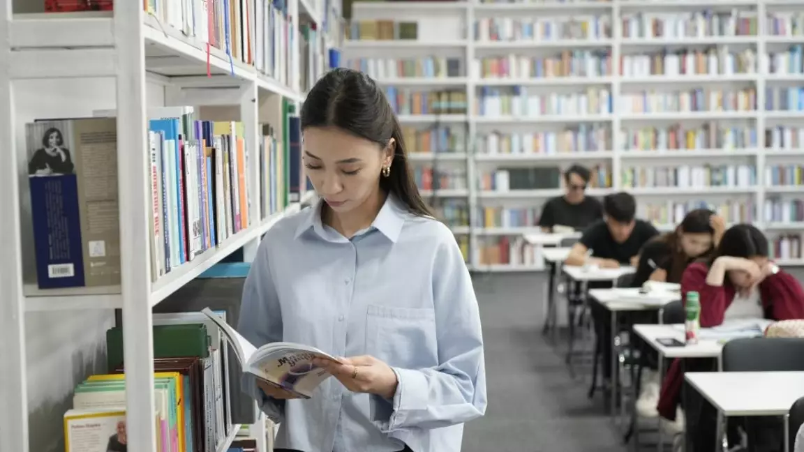 Ұлттық кітап күні Жетісуда челлендж, буккроссинг, саяхат сабағы, дефиле және басқа да заманауи форматта өтуде