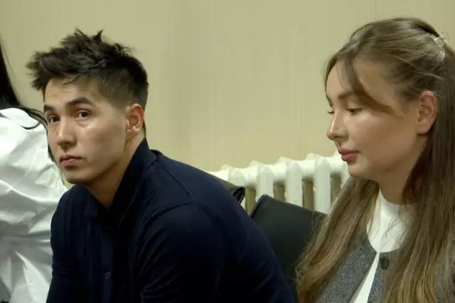 “Сот 2 сағат уақыт береді”: Жанабыловтың әйелі сотқа келмеген