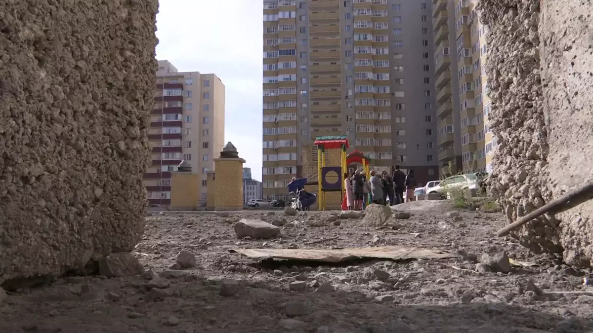 Теміртау қаласындағы құрылыс алаңында 3 баланы тоқ соқты