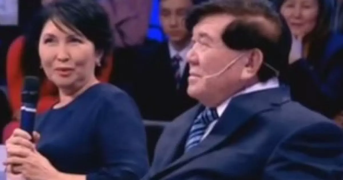  `Құшақтап алыппын`: Марқұм Мұхтар Шахановтың жары ақынмен қалай танысқанын айтты 