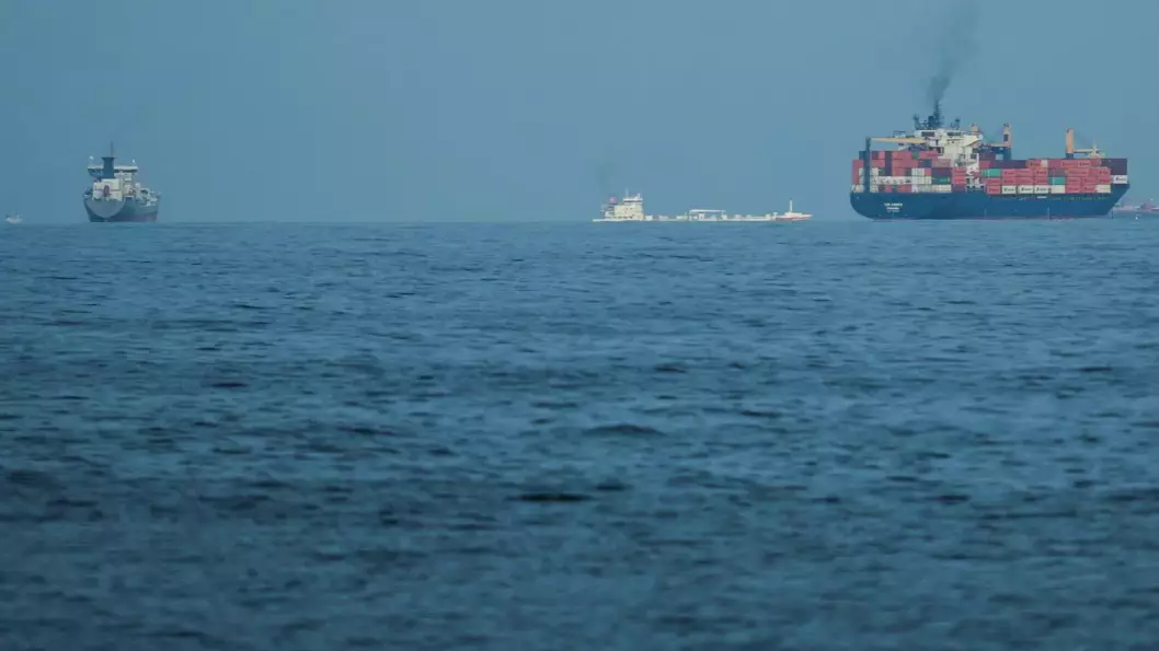 Иран Ормуз бұғазы арқылы транзиттен алғаш рет табыс тапты