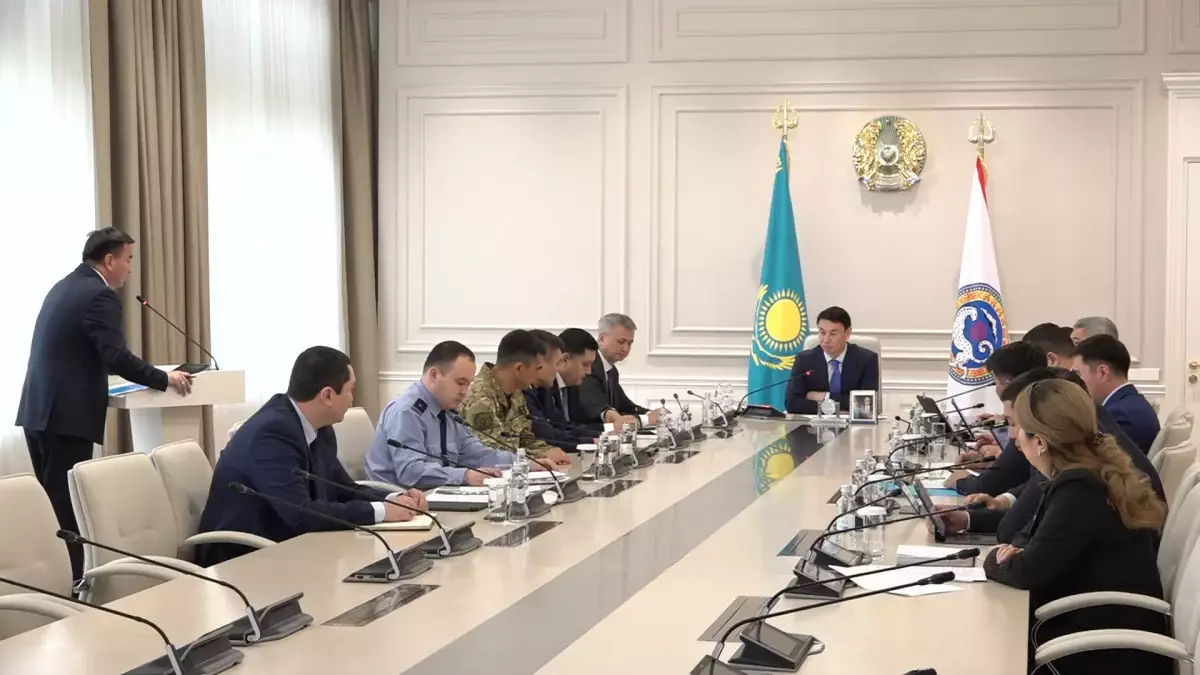 Бала қауіпсіздігі: Дархан Сатыбалды білім ордаларындағы қауіпсіздікті күшейтуді тапсырды