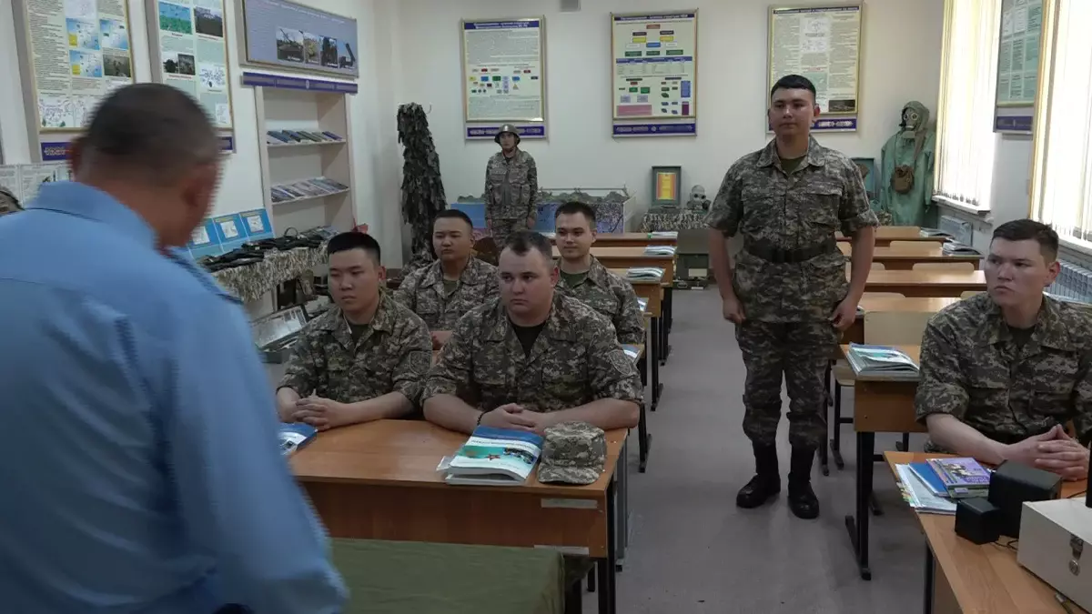 Еліміздегі әрбір әскери қызметші жылына кем дегенде 5 кітап оқуға міндетті