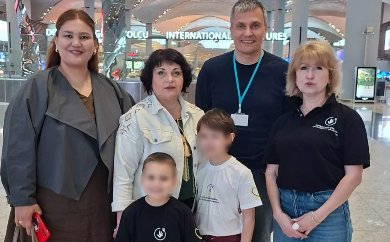 Украина репатриировала двух детей, застрявших в Казахстане, сообщает омбудсмен.