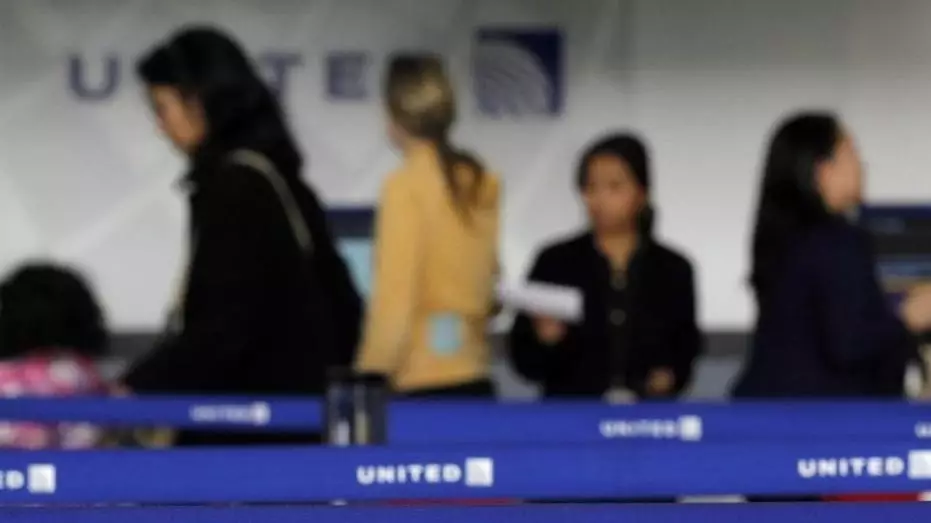 Авиакомпания United Airlines повышает цены на билеты до 20% на фоне роста цен на топливо из-за войны в Иране.