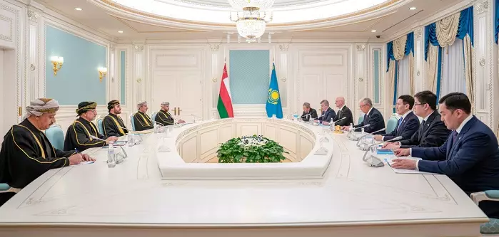 Президент Казахстана и Сайид Тейязин провели официальные переговоры в Омане.