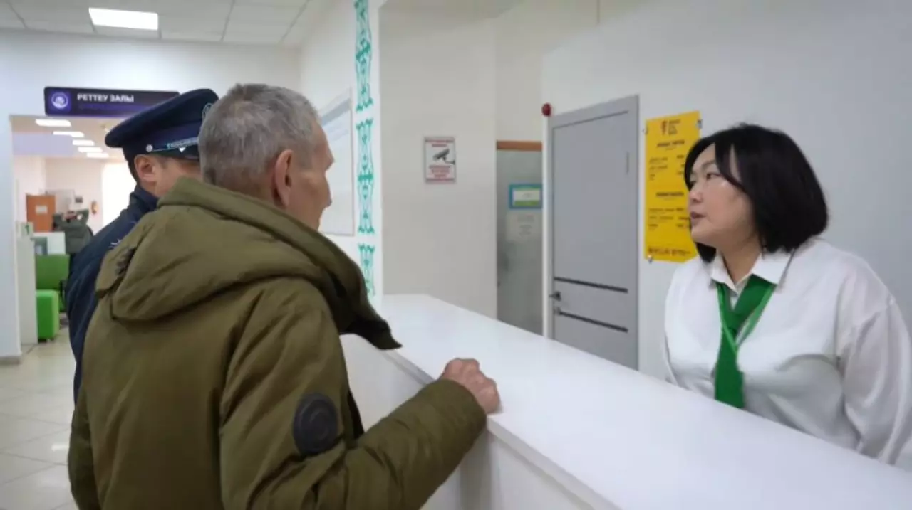 Казахстанец 34 года прожил без документов