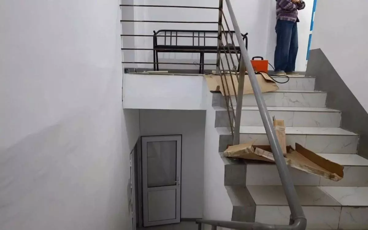 Талдықорғандағы клиникада 4 жасар бала екінші қабаттан құлап кетті