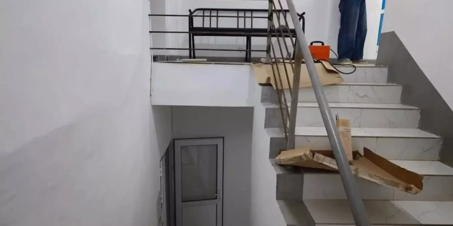 Талдықорғанда төрт жасар бала клиниканың екінші қабатынан құлап кетті