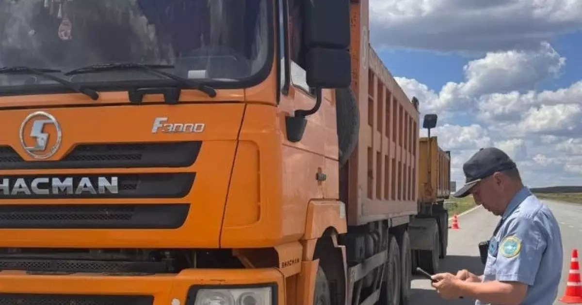  Қарағанды облысында ауыр жүк көліктеріне бақылау күшейтілді 