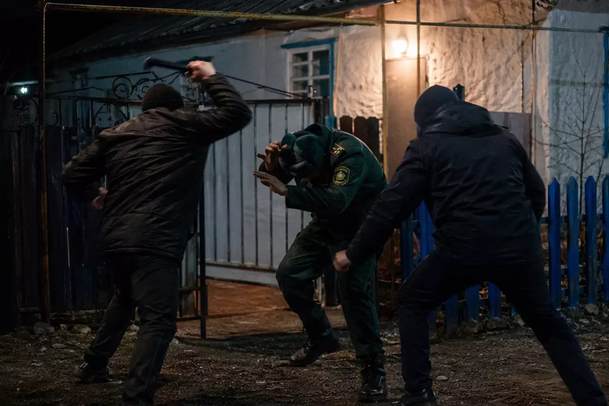 В Казахстане двое мужчин получили суровый срок за месть сотруднику погранслужбы КНБ