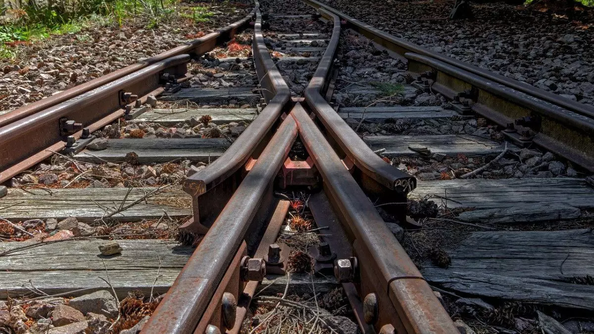 30 жылда өзгермеген мәселе: Сенатор теміржол саласын сынға алынды