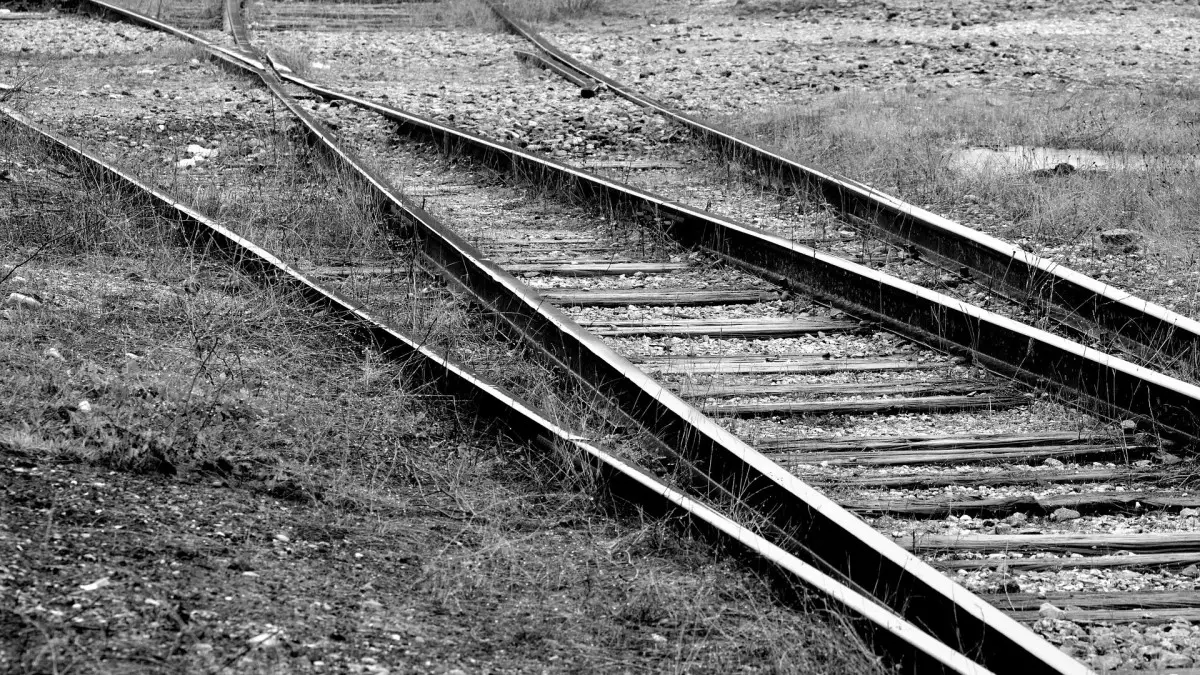 "Поезда стареют, пассажиров меньше" Сенатор высказался о проблемах железных дорог в Казахстане