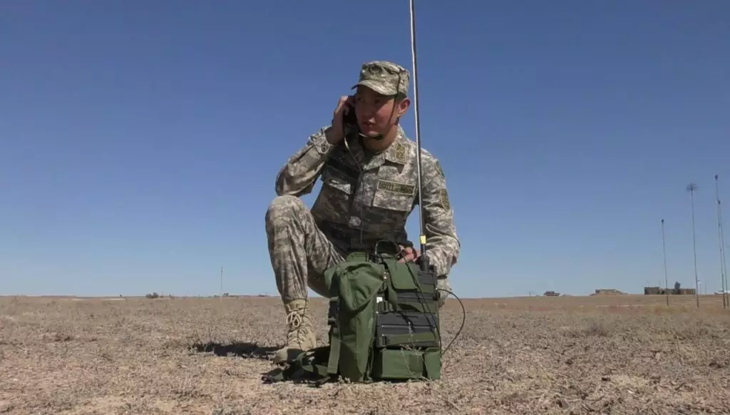 Смартфоны в казармах: В казахстанской армии обновили правила использования мобильных телефонов