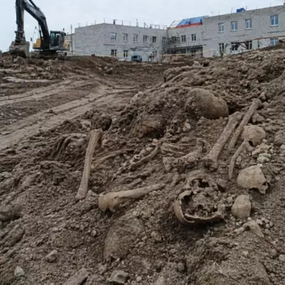 Больницу в ВКО строят на кладбище жители нашли человеческие останки