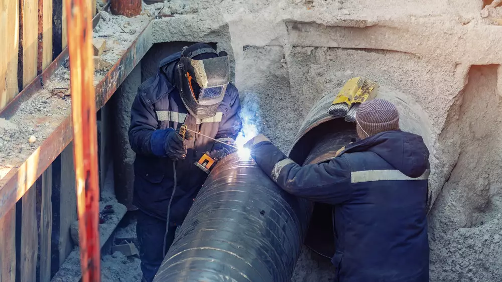 Не платят зарплату и не защищают - с чем чаще сталкиваются казахстанцы на работе