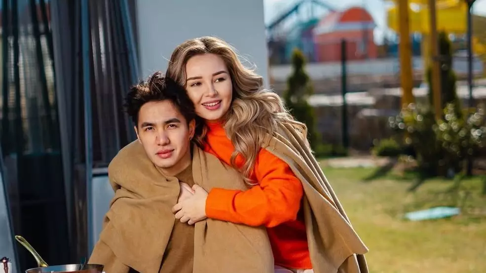 Жена блогера Жанабылова попросила о сделке с прокурором прямо на финальном заседании