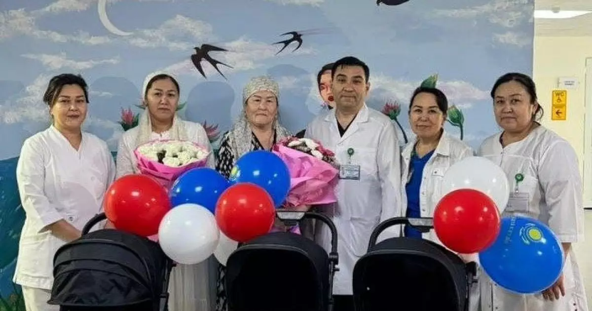   Айқын, Айдын және Арсен: Түркістанда үшем дүниеге келді   