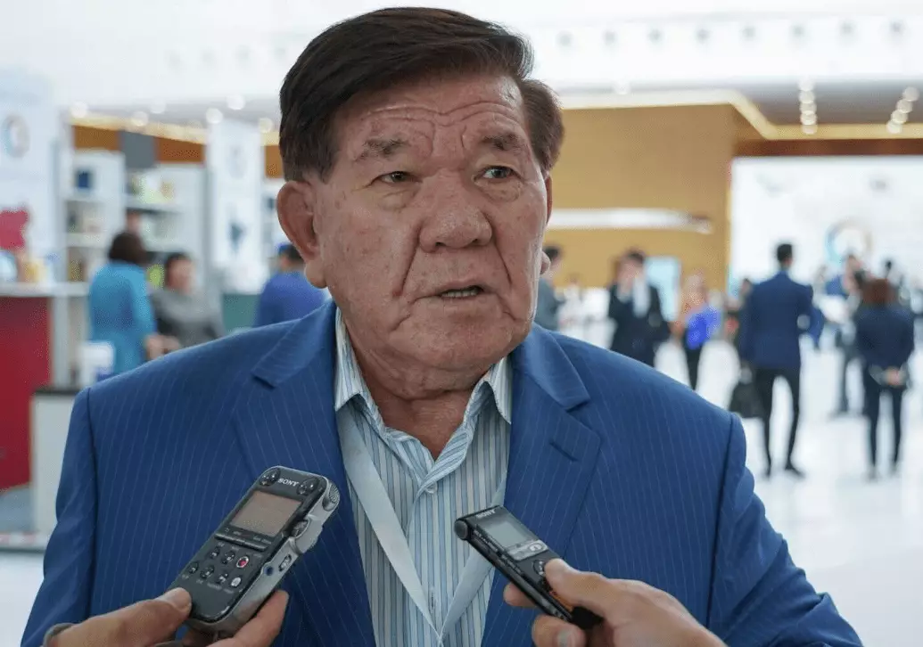 В Алматы появилась петиция о переименовании улицы Розыбакиева в честь Мухтара Шаханова