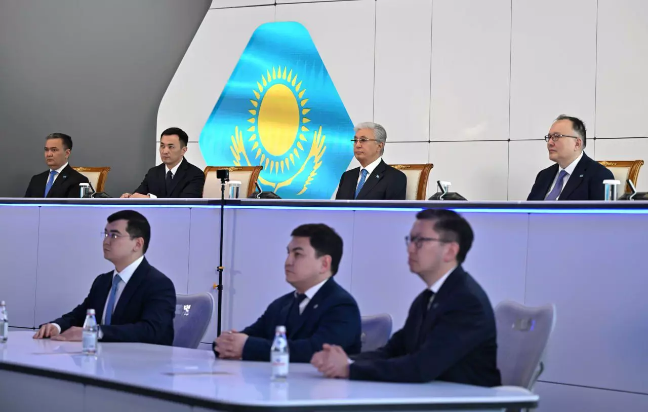 Токаев посетил Международный центр искусственного интеллекта Alem.AI